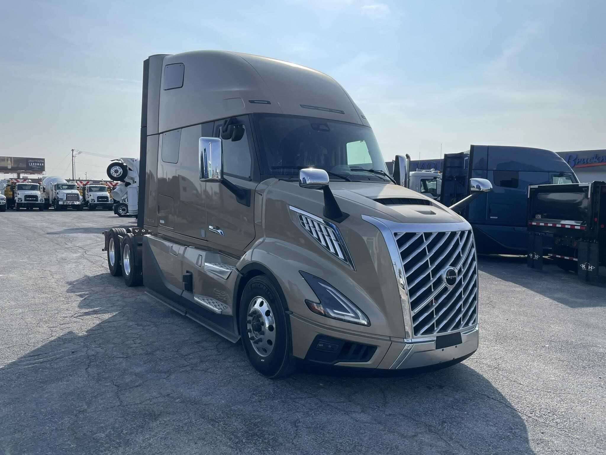 2026 Volvo NEW VNL image 3