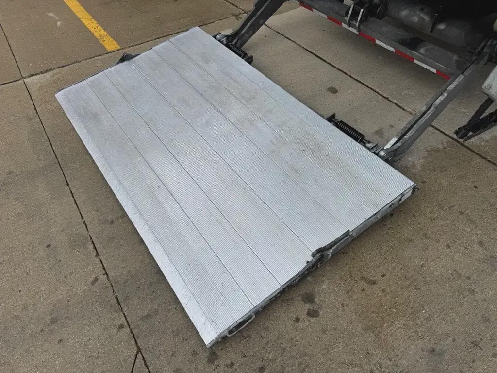 Used 2020 ISUZU Box Truck - Straight Truck, Contractor Truck, Cabover Truck - COE - NPR HD For Sale image 6