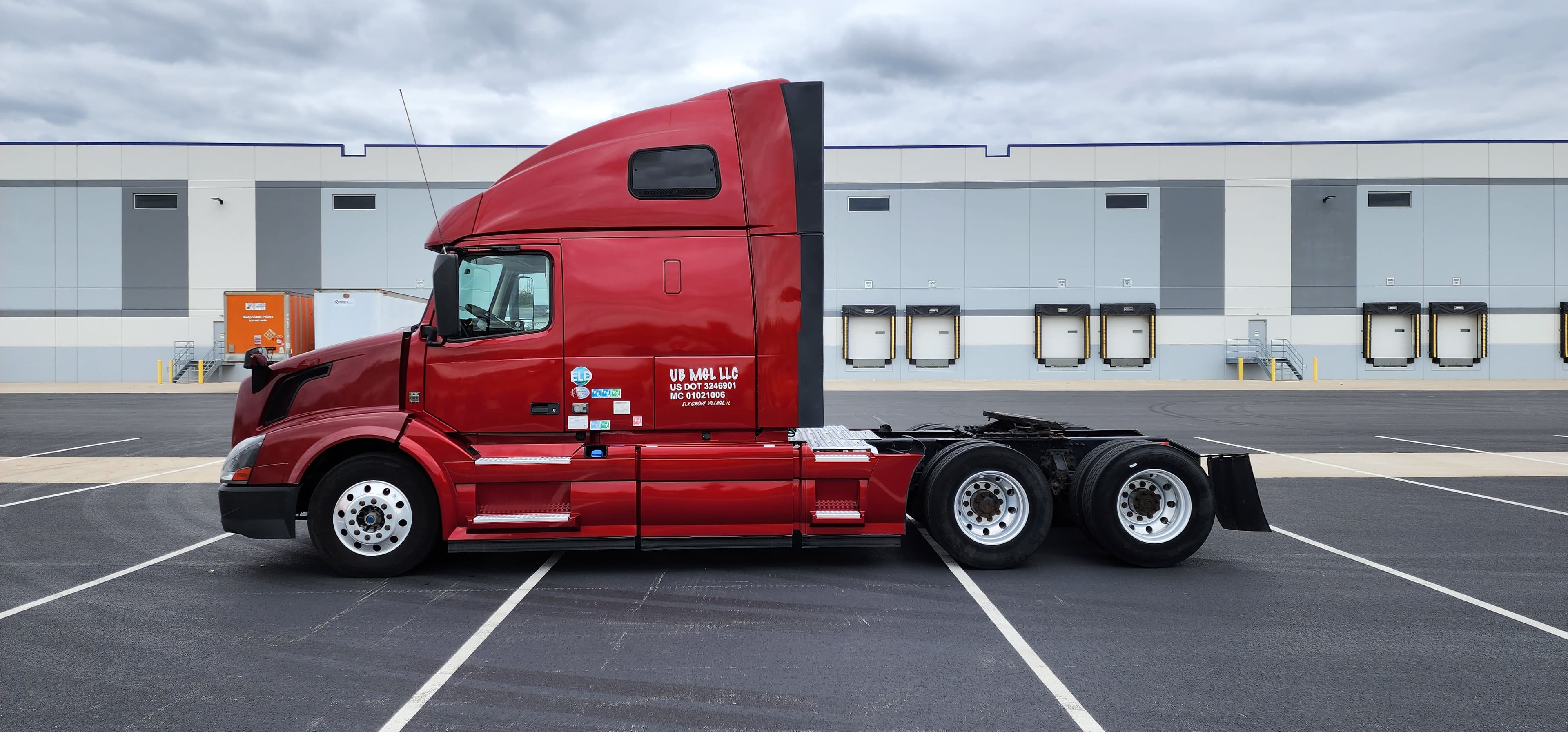 2016 Volvo VNL670 image 3