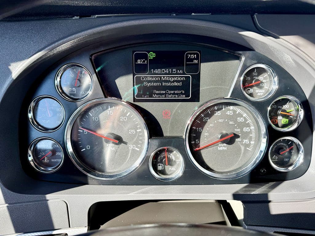 Used 2021 KENWORTH T880 image 5