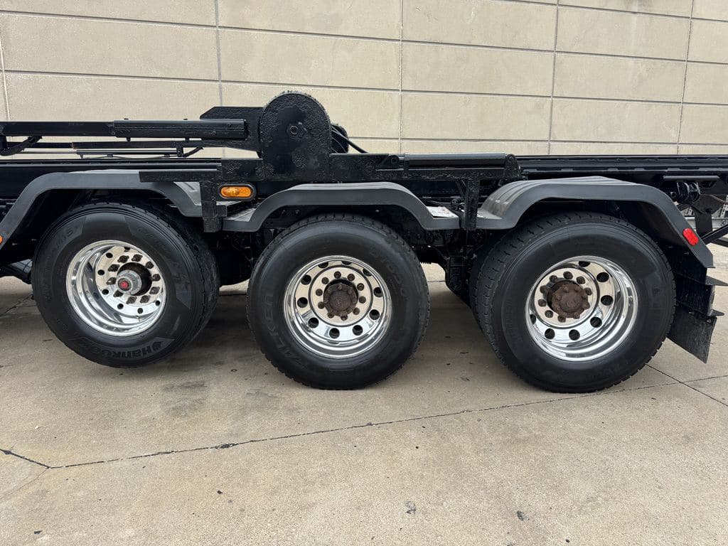 Used 2016 INTERNATIONAL 5900 image 17