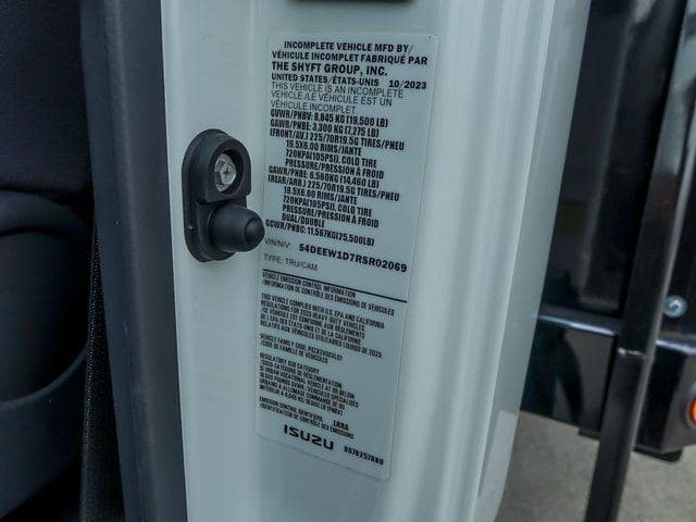 2024 Chevrolet 5500 XG LCF Gas Work Truck 16'6" Stake Bed image 14