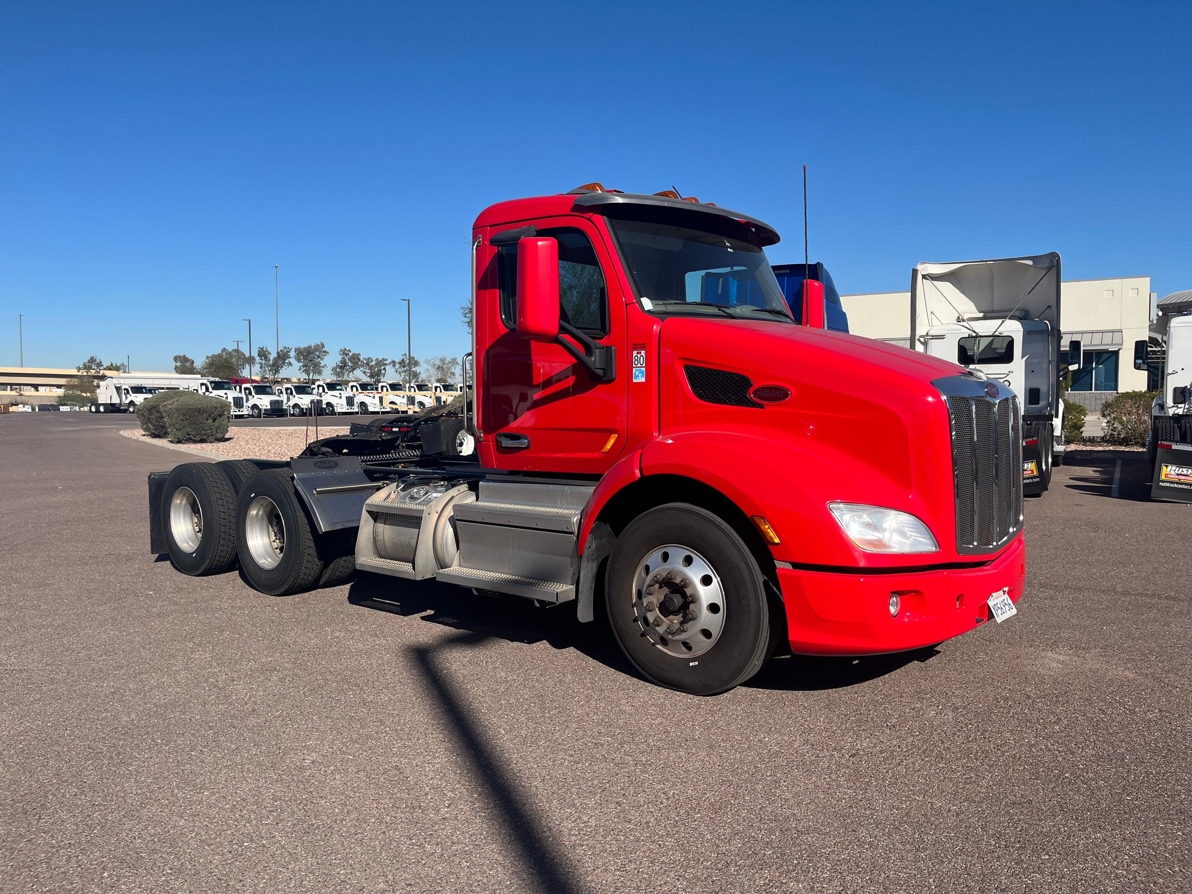 2020 Peterbilt 579 image 2