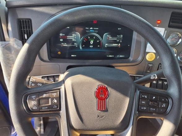 2025 Kenworth T880 image 24