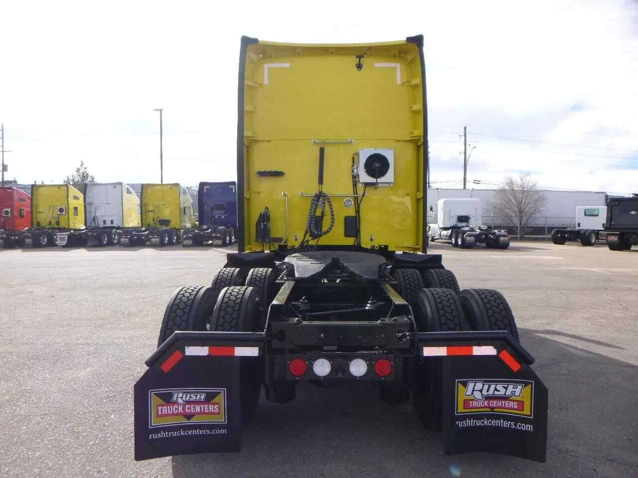 Used 2021 KENWORTH T680 Conventional - Sleeper Truck image 4