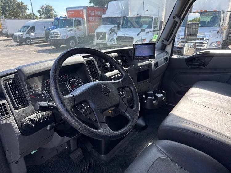 2022 International MV607 Box Truck - 220HP, 6 Speed Automatic, Swing Door image 17