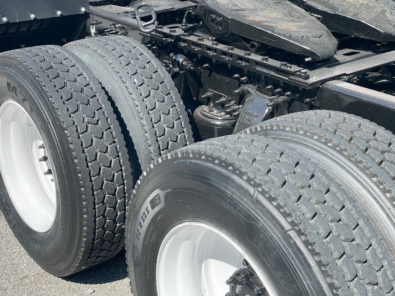 2020 Freightliner Cascadia 126 image 12