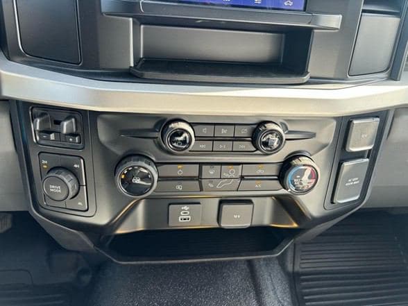 2024 Ford F550 image 14