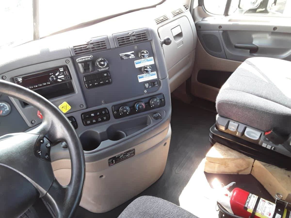 2020 Freightliner Cascadia image 7