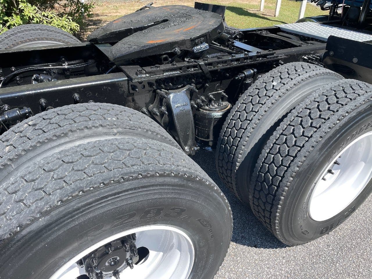 2020 Freightliner Cascadia 126 image 13