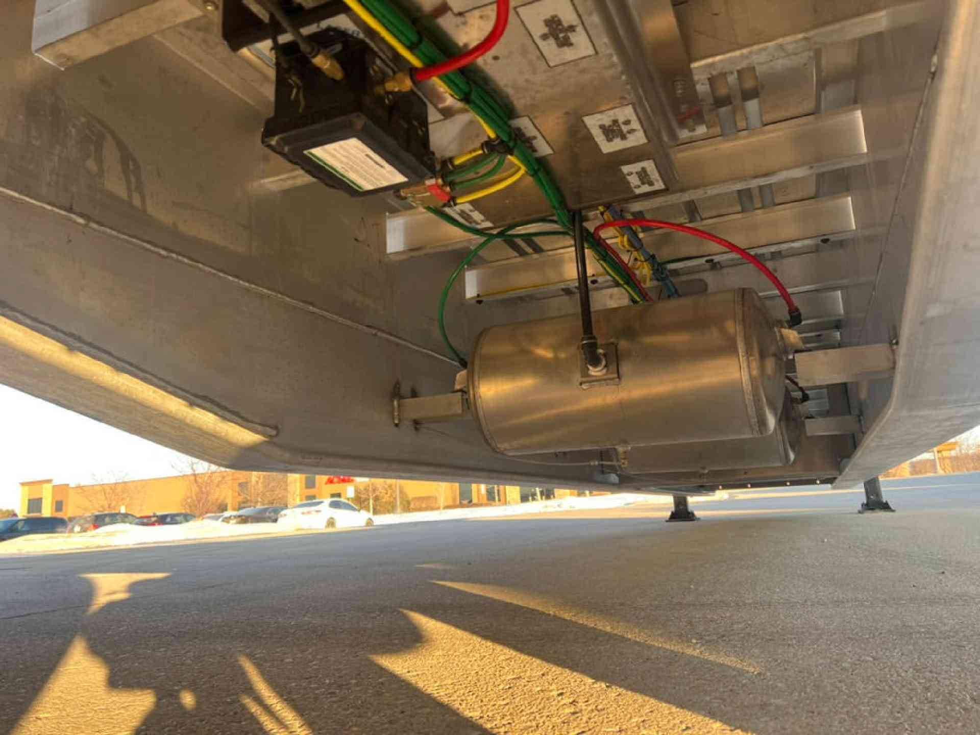 2027 Extreme XS70 Step Deck Tri Axle Low Pro R17.5 image 12
