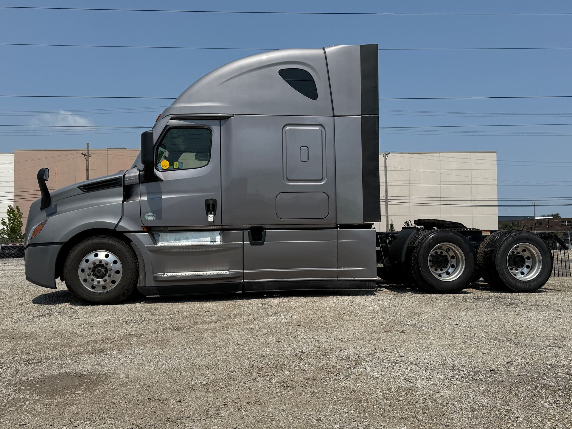 2022 Freightliner -383k - 14k Hours - 455 HP - Swift Fleet Truck! image 15