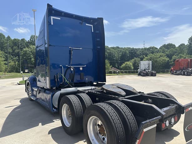2021 Kenworth T680 image 10