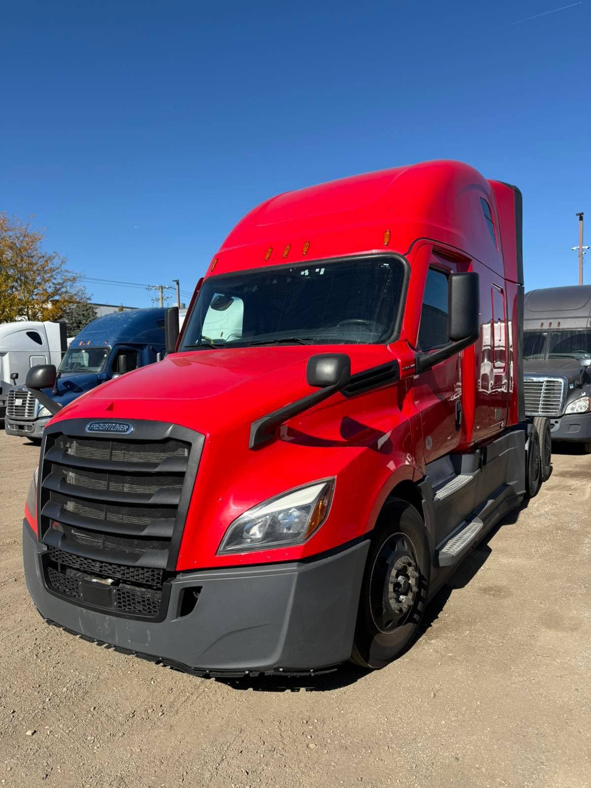 2022 Freightliner Cascadia  image 2