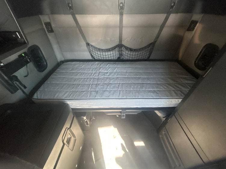 2019 Freightliner Cascadia 126 Sleeper Semi Truck - 72" Integral Sleeper, 455HP, 12 Speed Automatic image 11