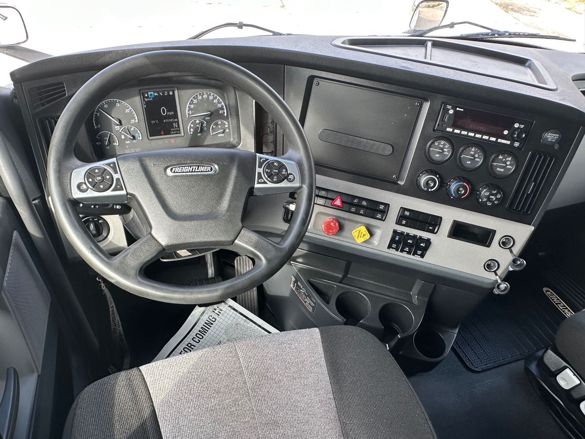 2022 Freightliner Cascadia image 10