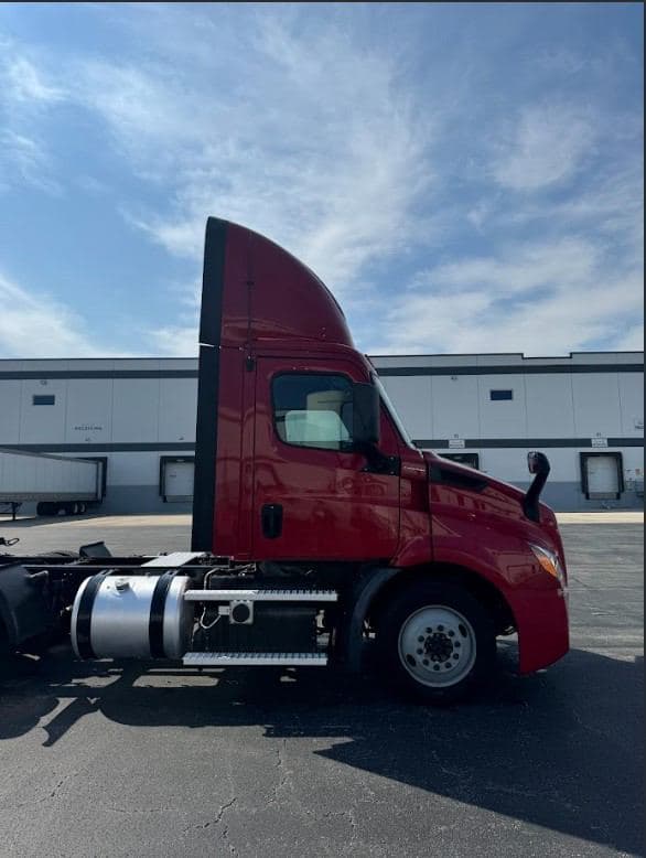 2020 Freightliner Cascadia image 6