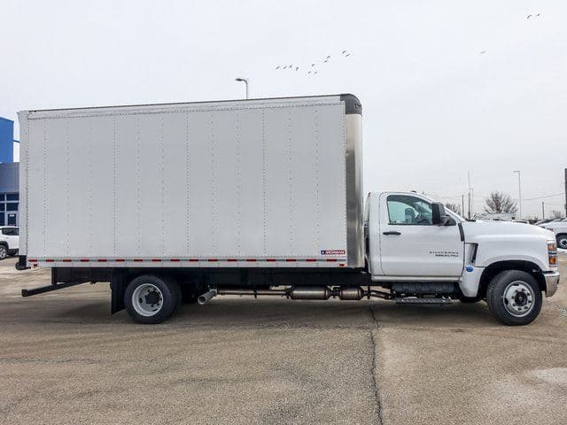 2024 Chevrolet Silverado 4500HD Work Truck image 2