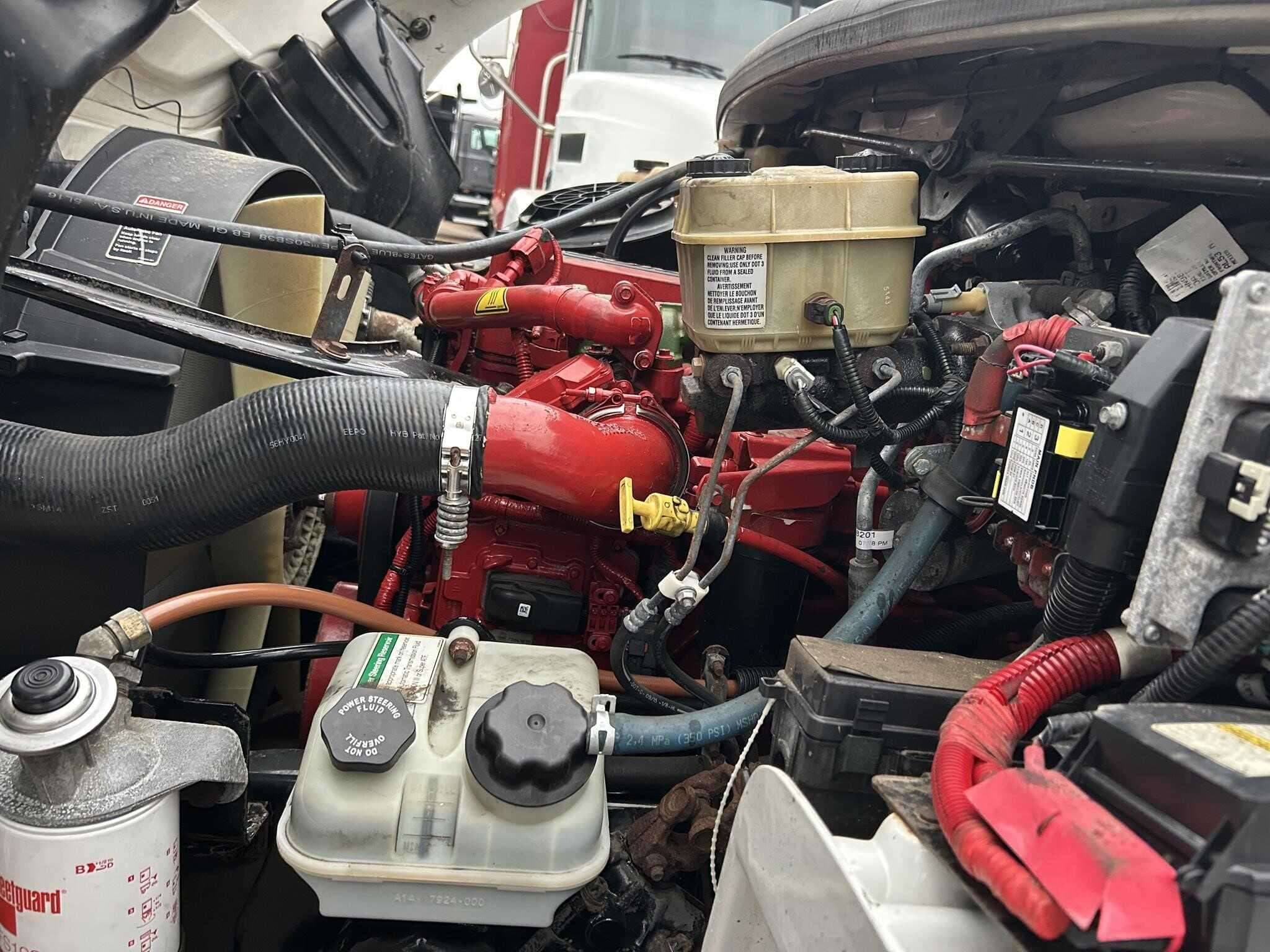 2017 Freightliner M2 image 3