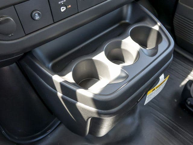 2025 Chevrolet Express 3500 Work Van Cutaway image 15