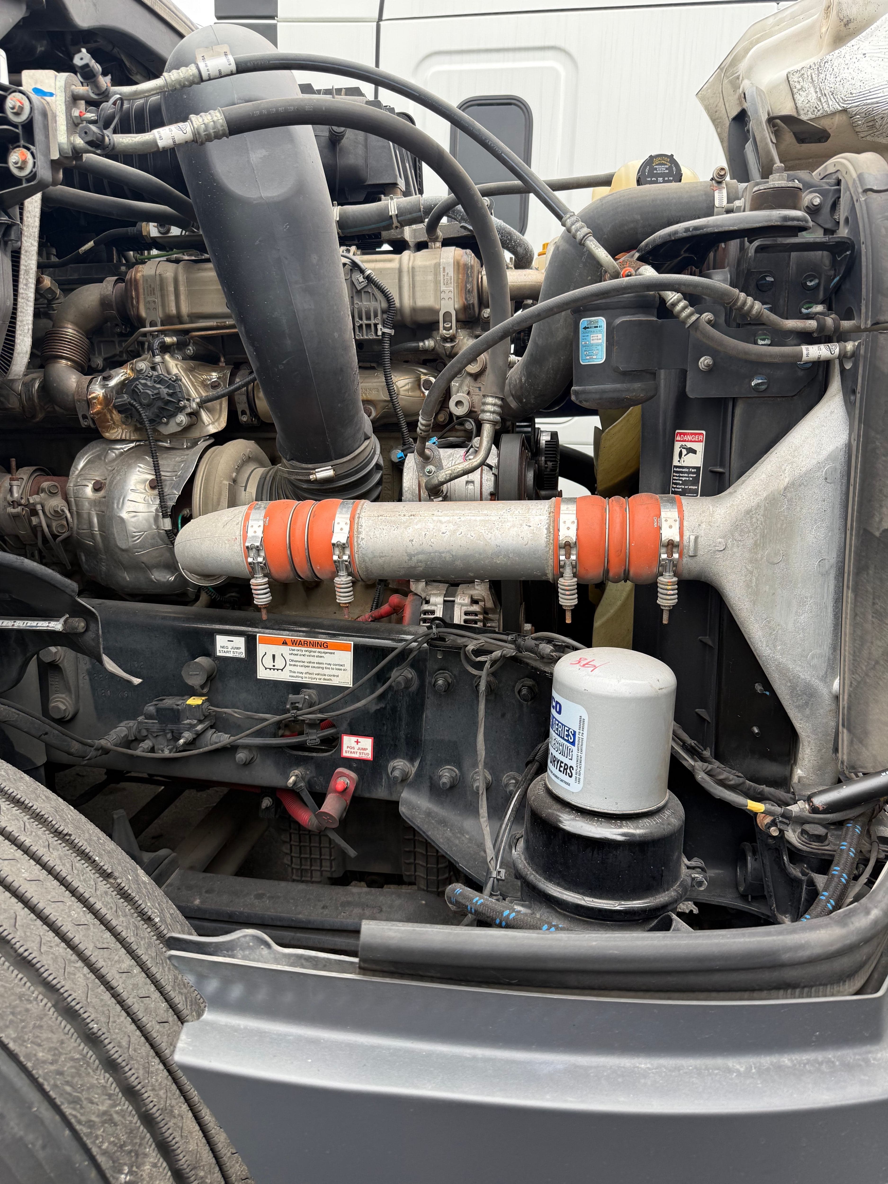 2023 Freightliner Cascadia image 11