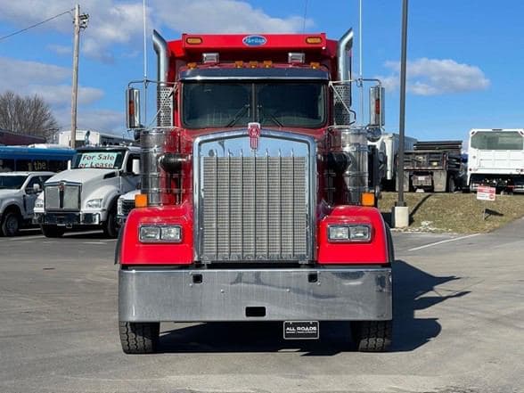 2026 Kenworth W900 image 3