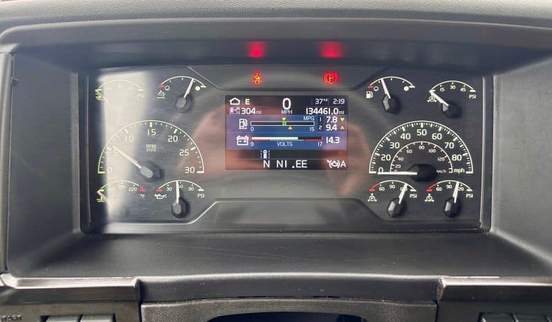 2024 Volvo VNL image 9