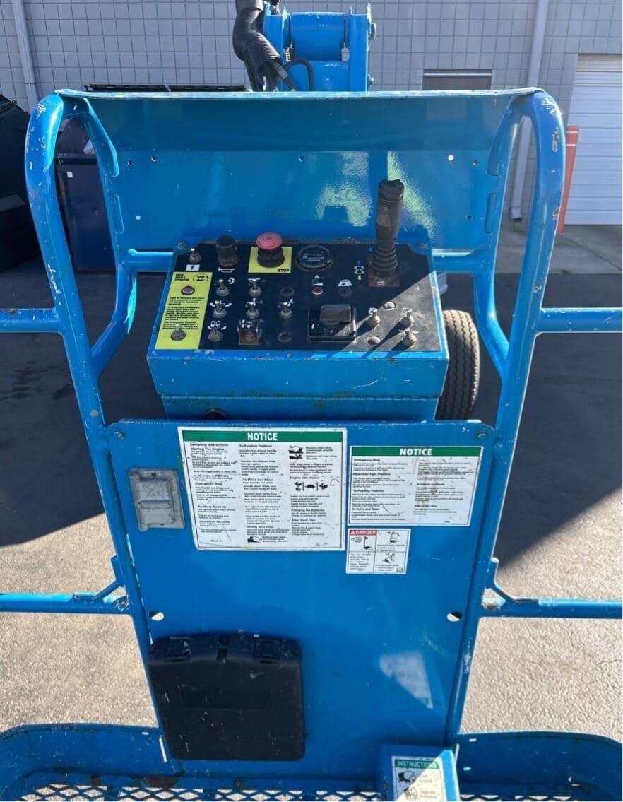 2011 GENIE Z34/22BI PL8190 image 9