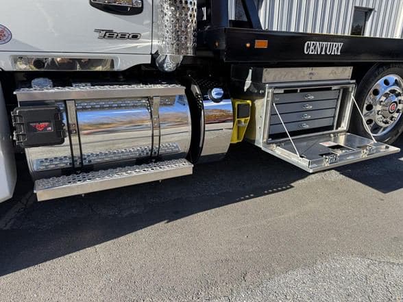 2026 Kenworth T880 image 3