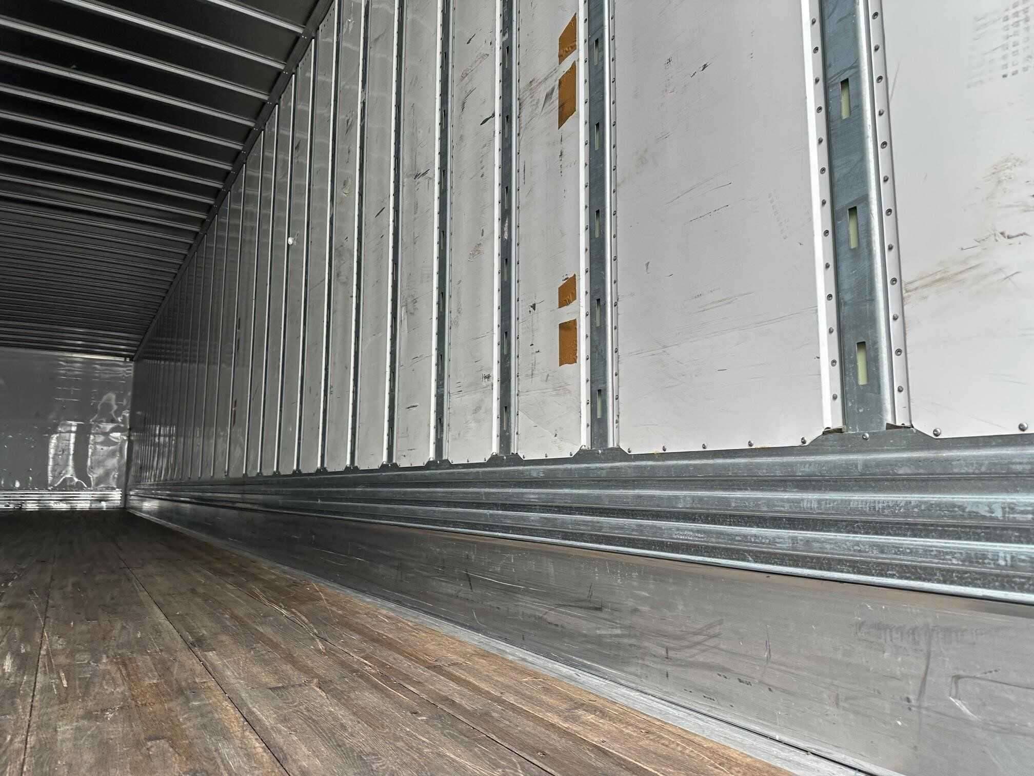 2023 Utility 4000DX 53 ft Dry Van Trailer image 6