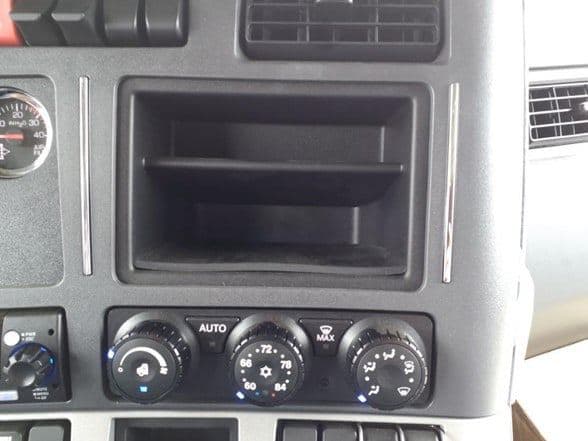 2026 Kenworth T880 image 19