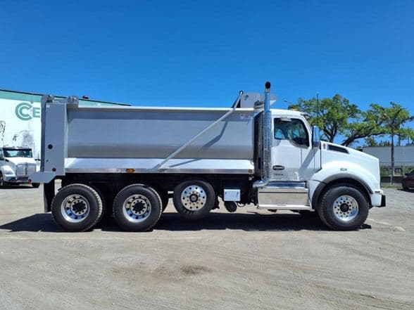 2025 Kenworth T880 image 6