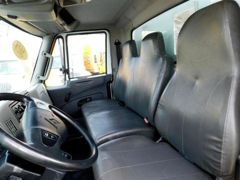 2018 International 4300 image 25