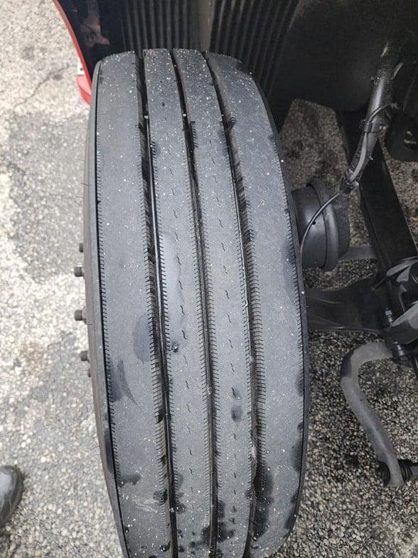 2023 Volvo VNL64T760 image 8