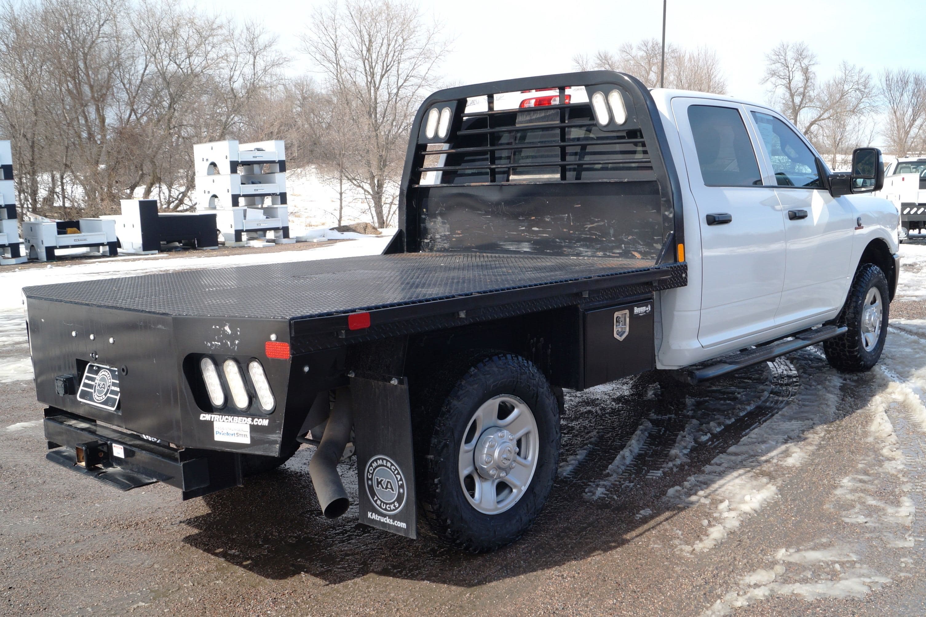2023 RAM 2500 Tradesman - 8ft Flatbed - 4WD 6.7L I6 Cummins image 5