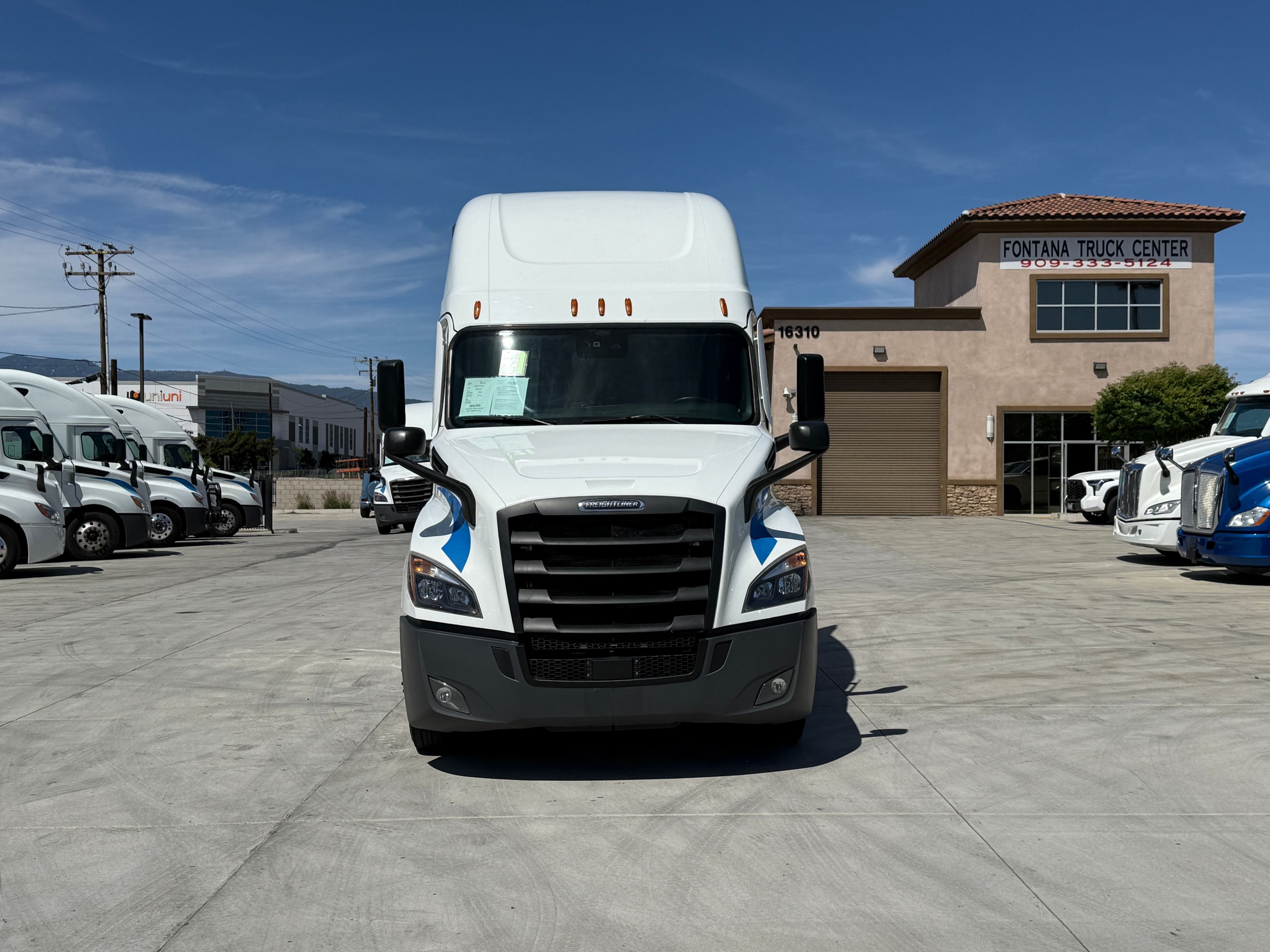2021 Freightliner Cascadia 126 image 2