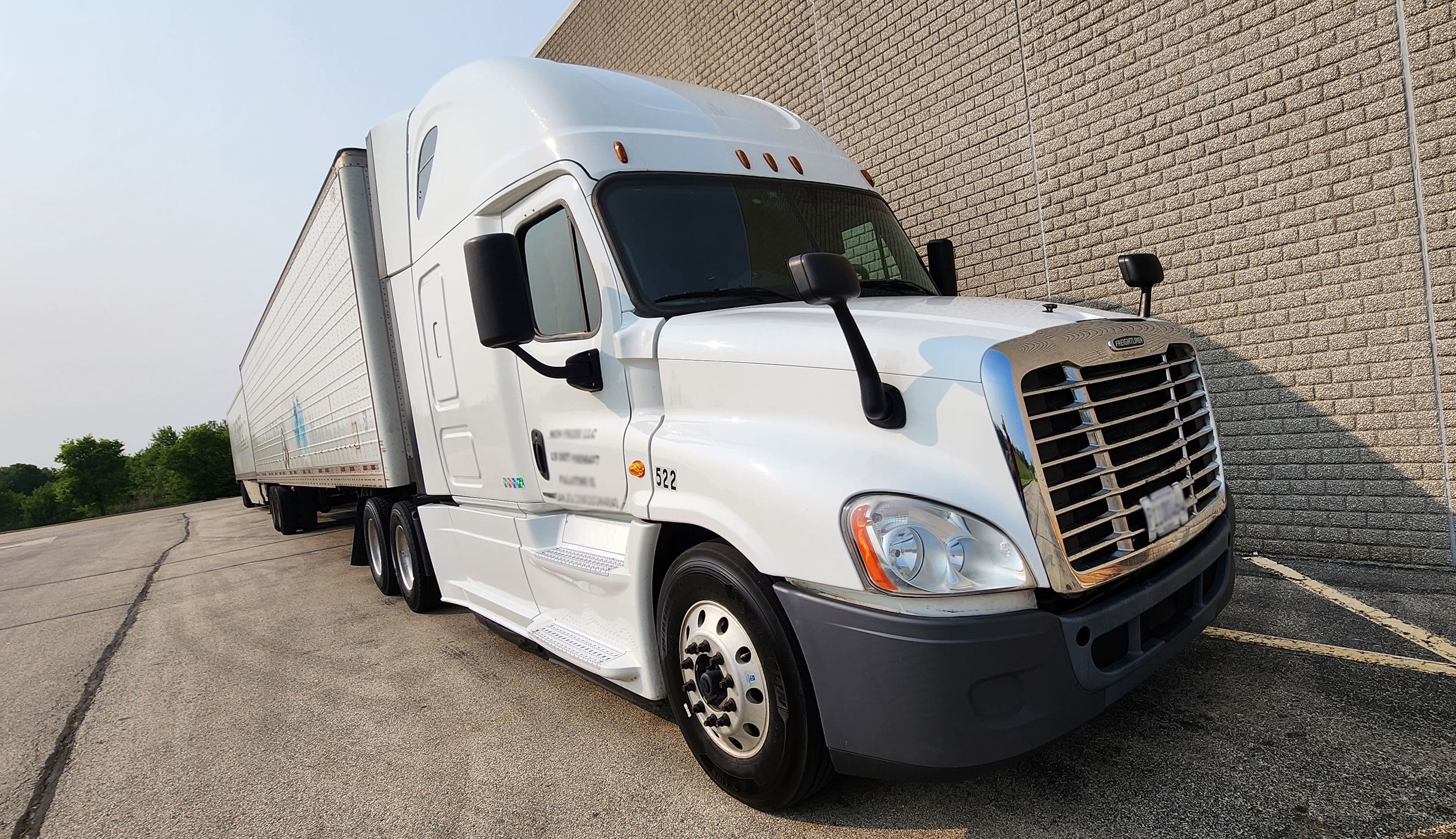 2016 Freightliner Cascadia 125 image 1