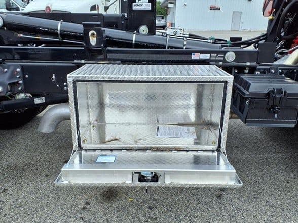 2025 Isuzu FTR image 10