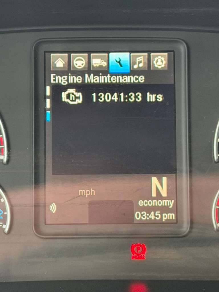 2022 Freightliner Cascadia image 9