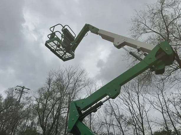 2013 JLG E450AJ image 9
