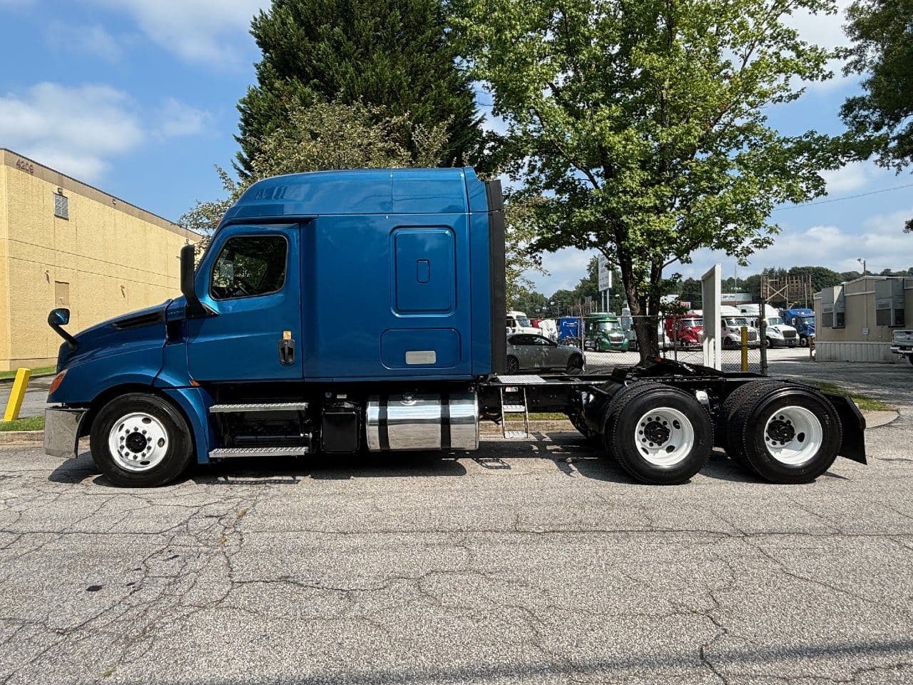 2020 Freightliner Cascadia 126 image 7