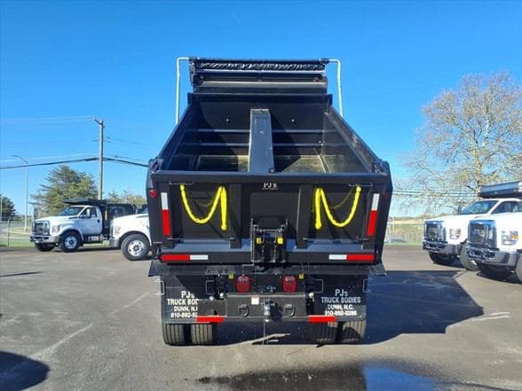 2027 Ford F750 XL SD image 7