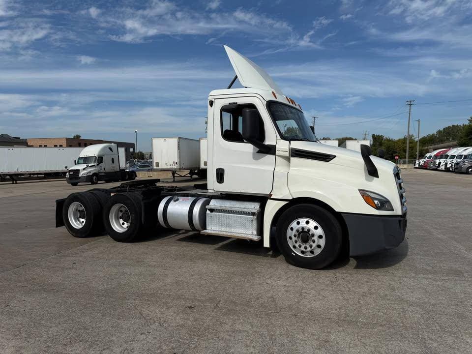 2018 Freightliner Cascadia image 4