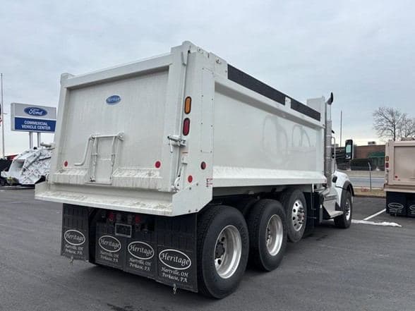 2026 Kenworth T880 image 3