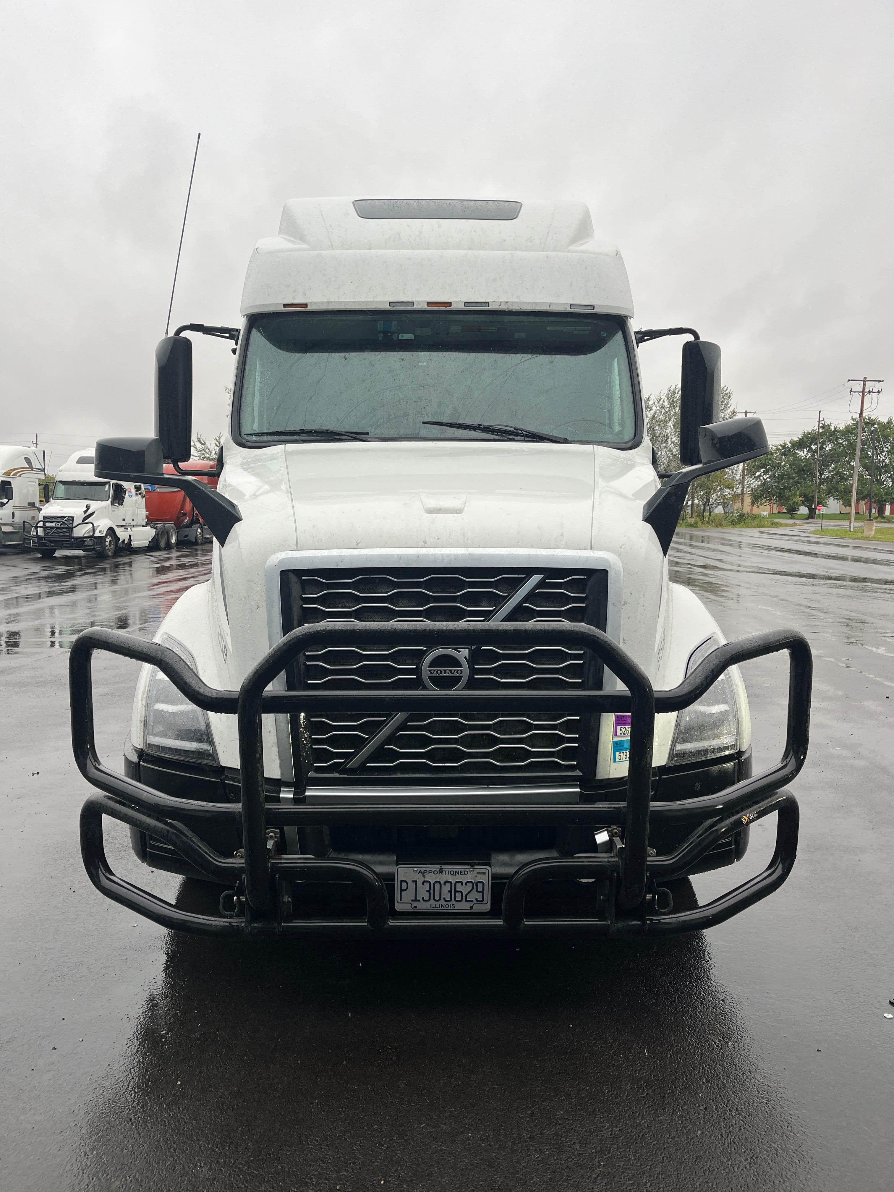 2020 Volvo VNL image 1