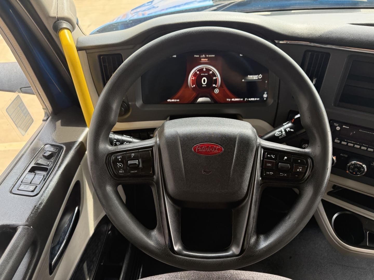 2022 Peterbilt 579 image 14