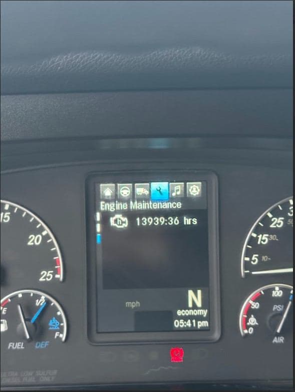 2022 Freightliner Cascadia image 8