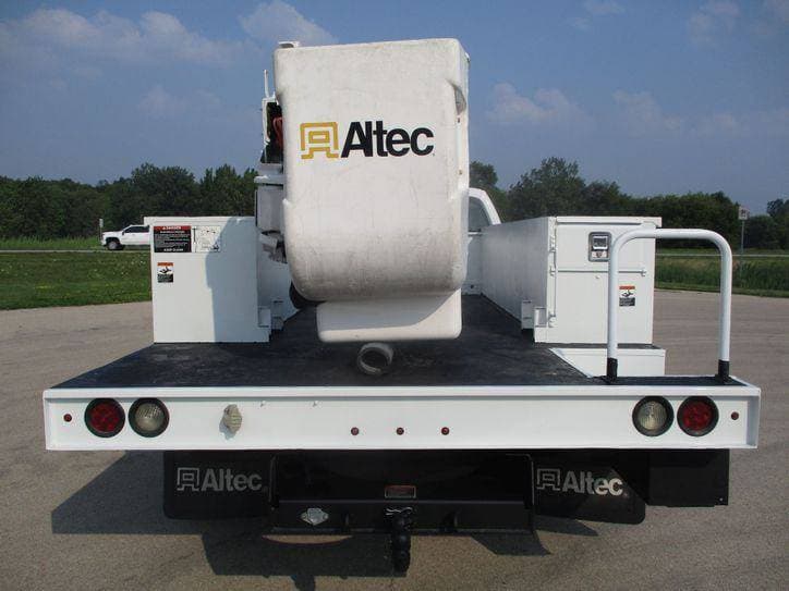 2016 Ford F-550 BUCKET TRUCK 4X4 image 4