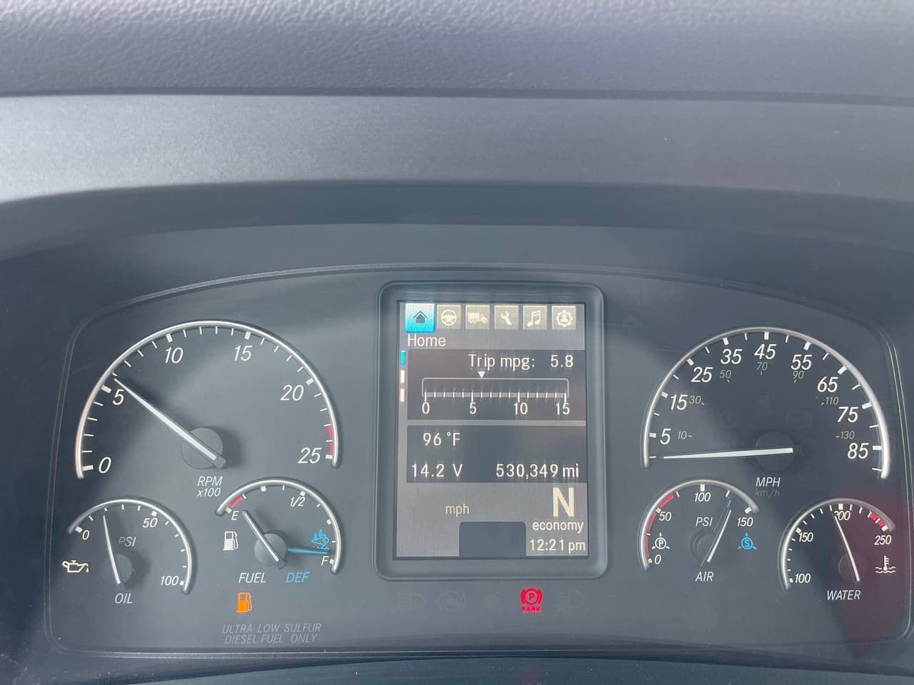 2020 Freightliner Cascadia 126 image 12