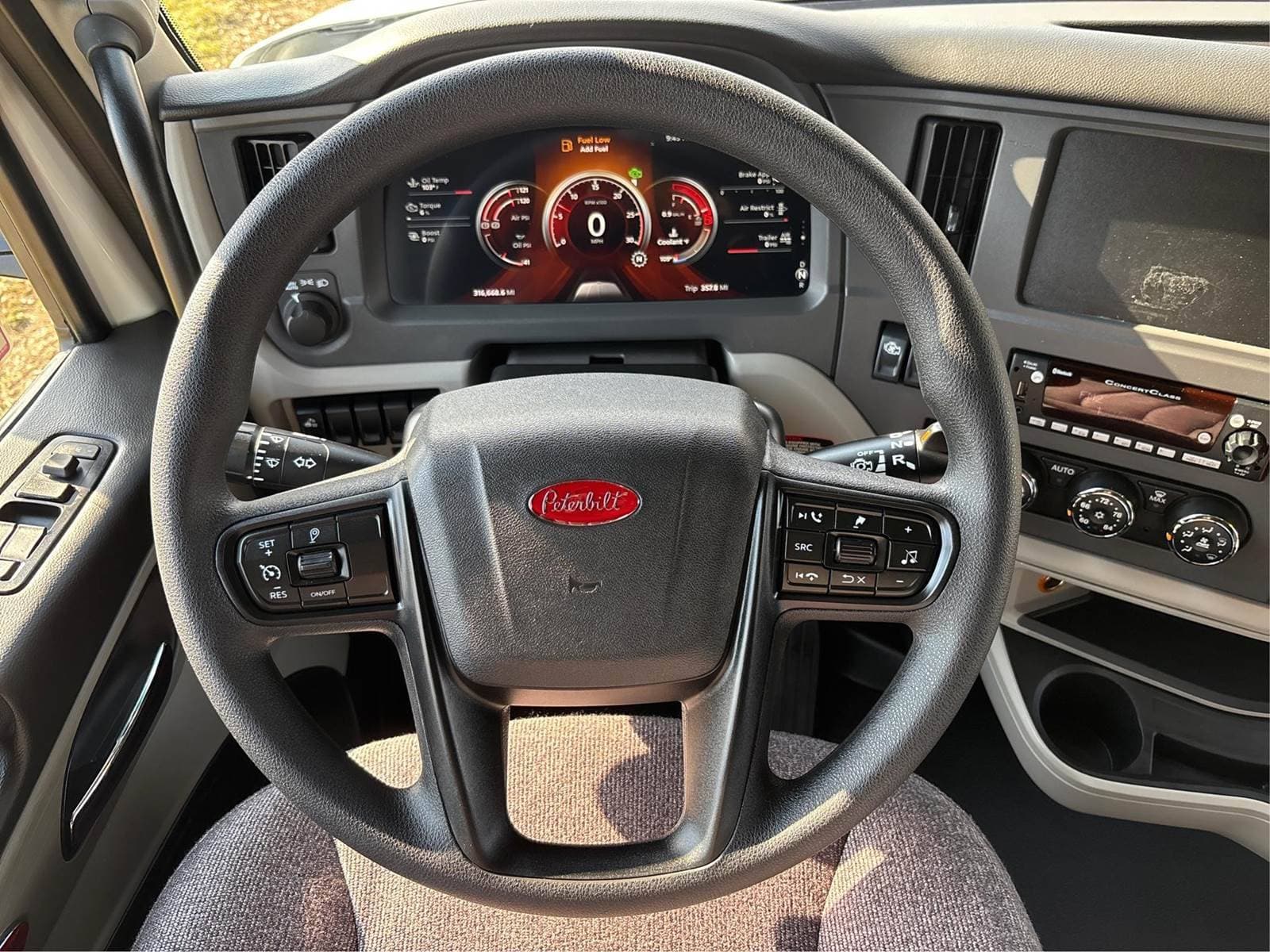2024 Peterbilt 579 image 8